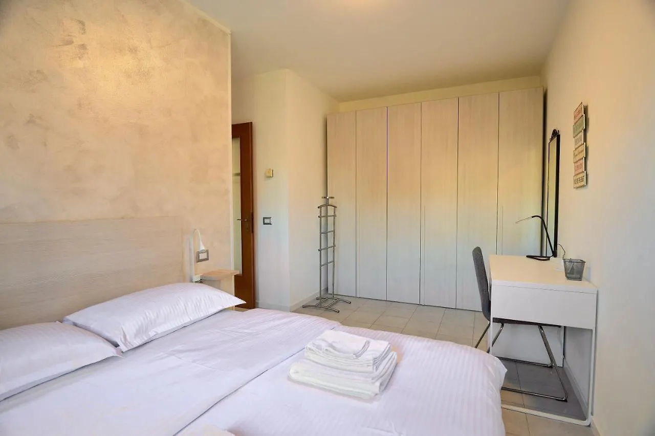 Apartment Forum III Assago 0*,  Italia
